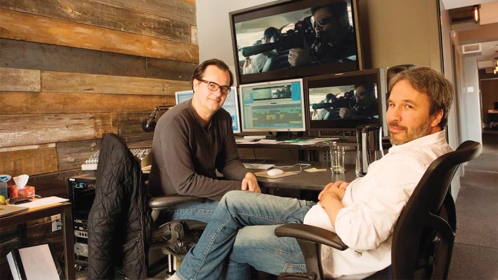Joe Walker (izquierda) posa junto a Dennis Villeneuve en un momento del proceso de montaje de 'Sicario'